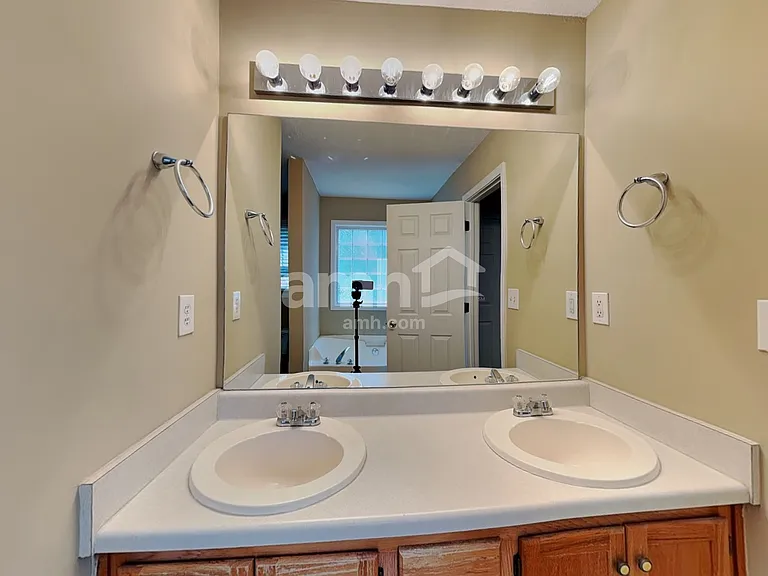 20 Michelle Ln — Photo 11