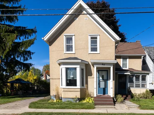 44 Havelock St, Brockville, ON K6V 4M1