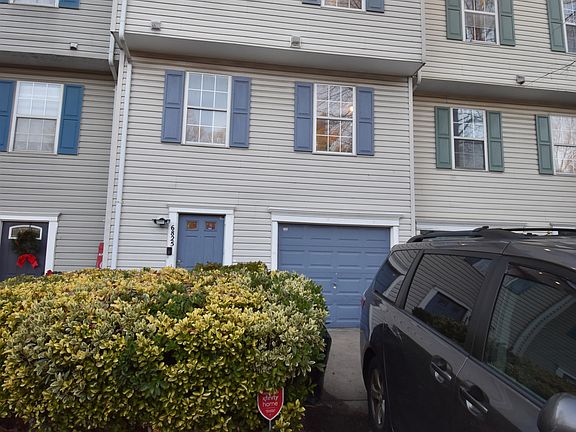 2nd image of 6825 Holly Berry Ct
