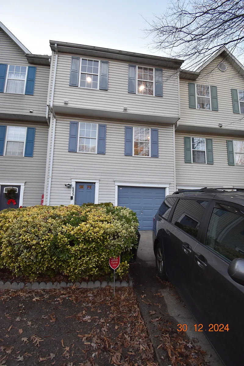 Building Photo - 6825 Holly Berry Ct