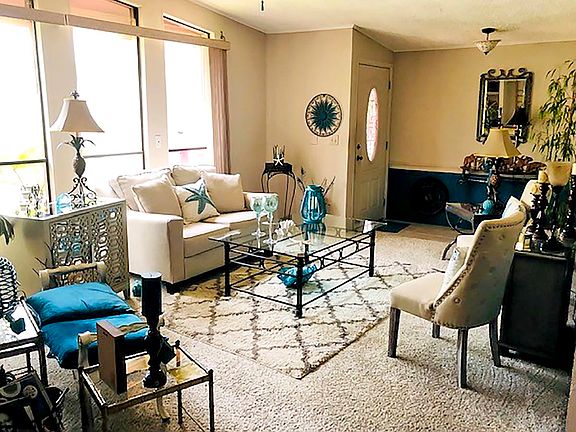 3rd image of 115 Las Palmas Blvd #115