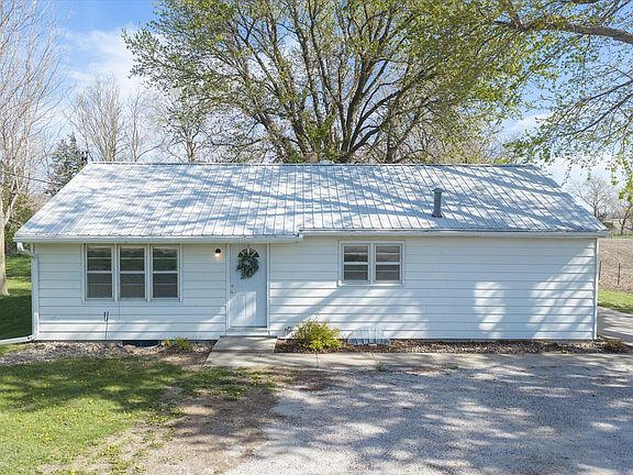 3rd image of 42998 Tamarack Rd