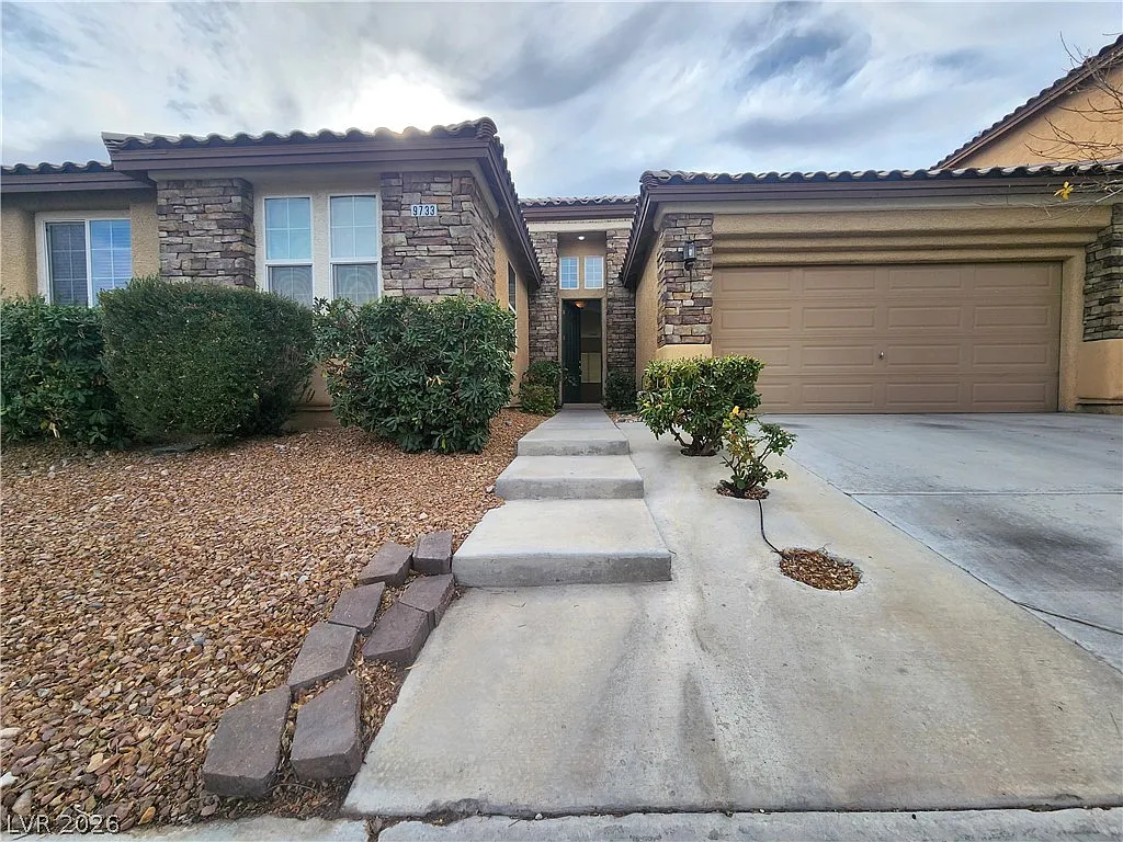4 bed, 3.0 bath, 2026 sqft, $2,195 — Photo 1