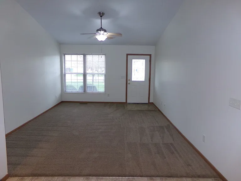 108 Brookside Dr — Photo 2