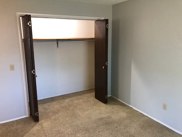 1121 Yellowstone Ave — Photo 10
