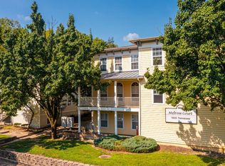 Melrose Court, Lawrence, KS 66044