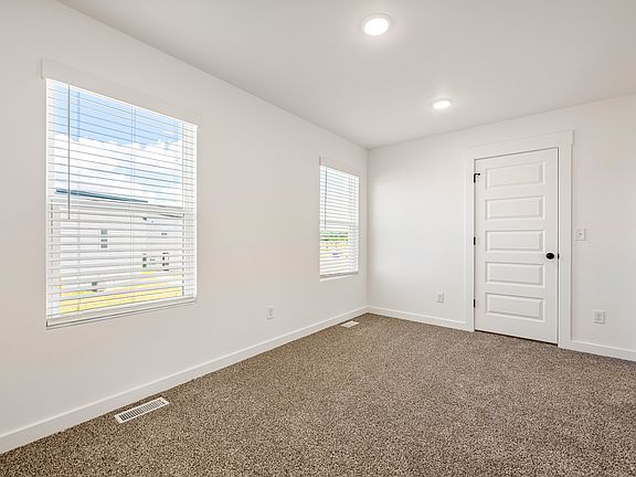 5th image of 601 Apollo Ave