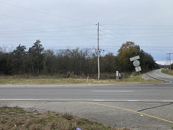 2nd image of 9469 Shelbyville Pike