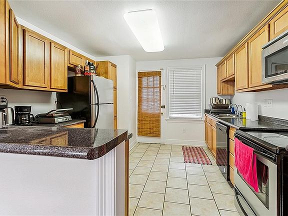 4th image of 5957-59 General Haig St