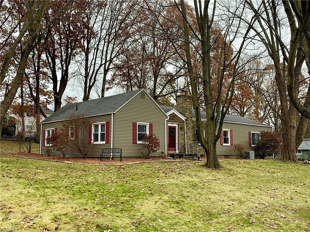 233 N Hillside Rd photo 1