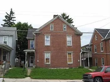 323 W King St photo 1