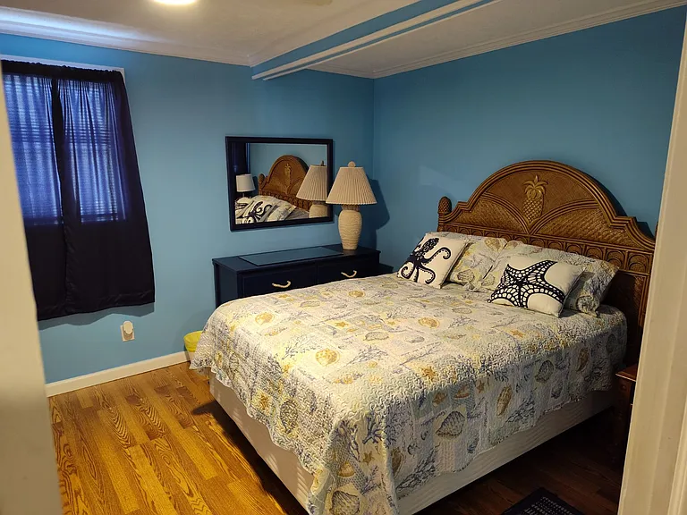 2nd Bedroom Queen Bed