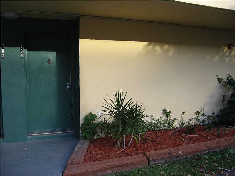 1st image of 850 NW 87th Ave APT 104