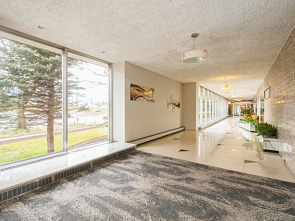 2nd image of 3950 N Lake Shore Dr APT 405