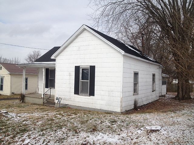 2nd image of 407 E Front St