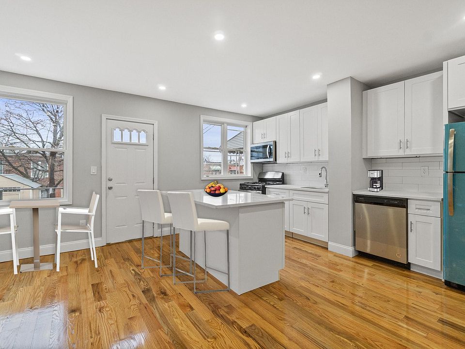 1st image of 3263 Spencer Dr #1
