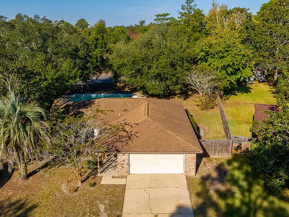 4th image of 1902 Palmetto Palm Cir