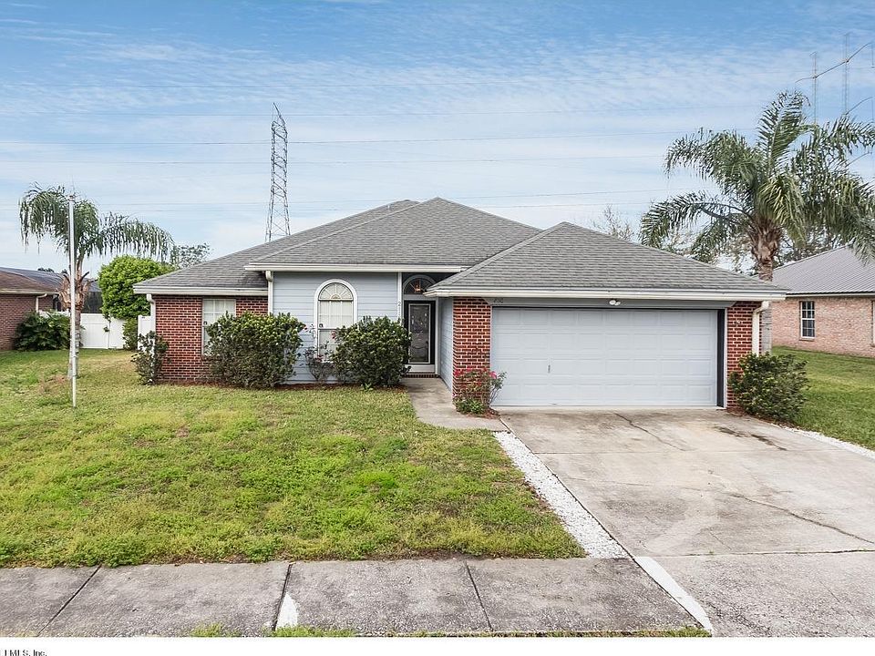 1st image of 2118 Forest Gate Dr W
