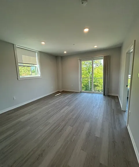 Residences at Sharon Gallery — Photo 99