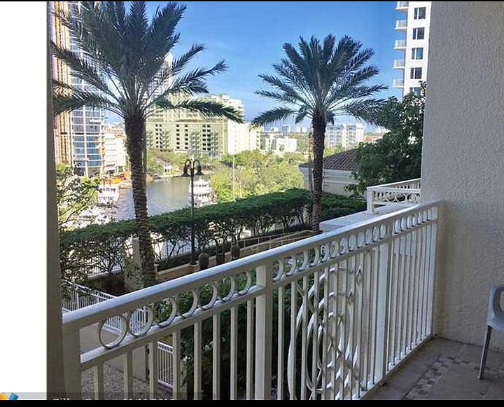 1st image of 511 SE 5th Ave APT 0801