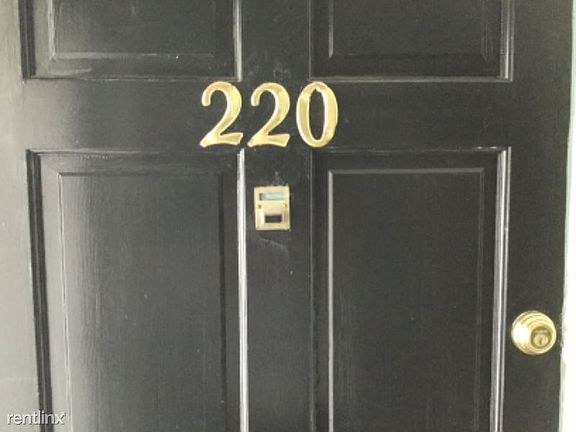 3rd image of 925 Cleveland St Unit 220
