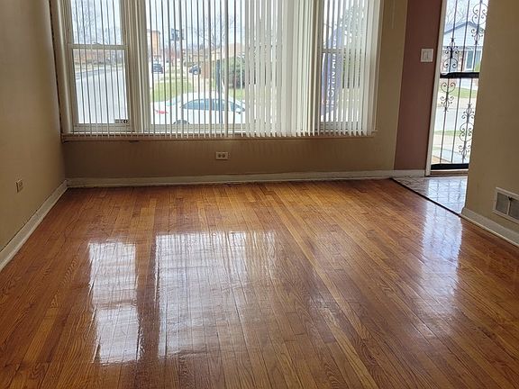 4th image of 12755 S Bishop St