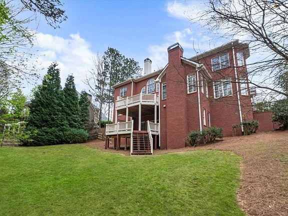 5th image of 210 Ansley Close