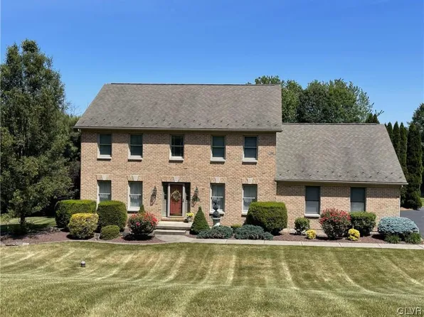 429 Schoeneck Ave, Nazareth, PA 18064