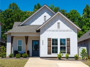 688 Village Dr, Opelika, AL 36801
