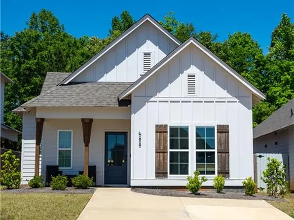 688 Village Dr, Opelika, AL 36801