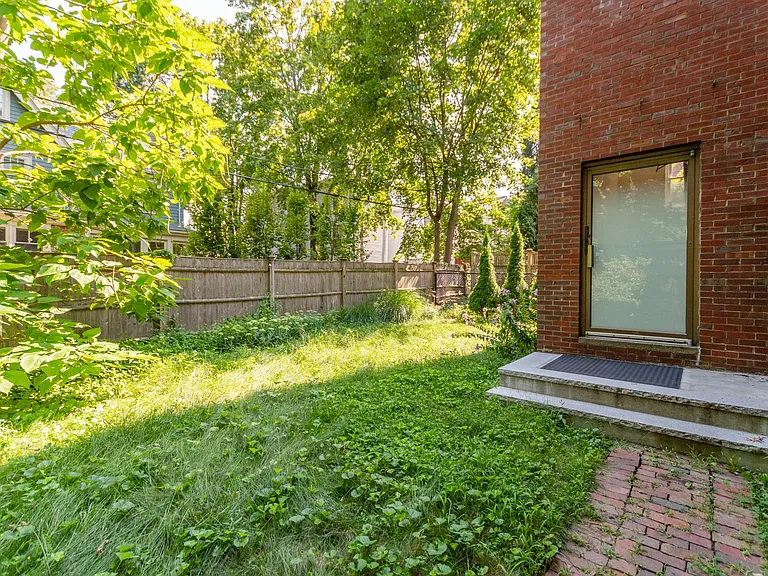 28 Lee St #2 — Photo 13