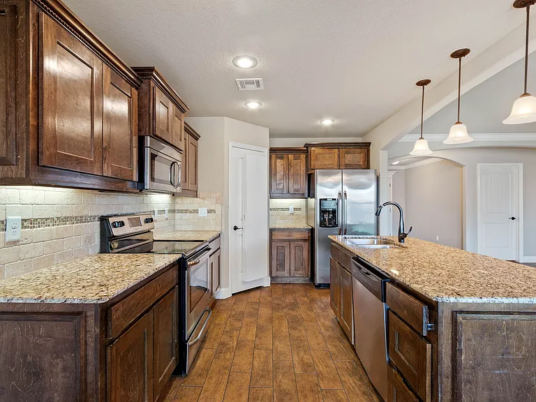 3100 SW Fernwood Ave — Photo 9