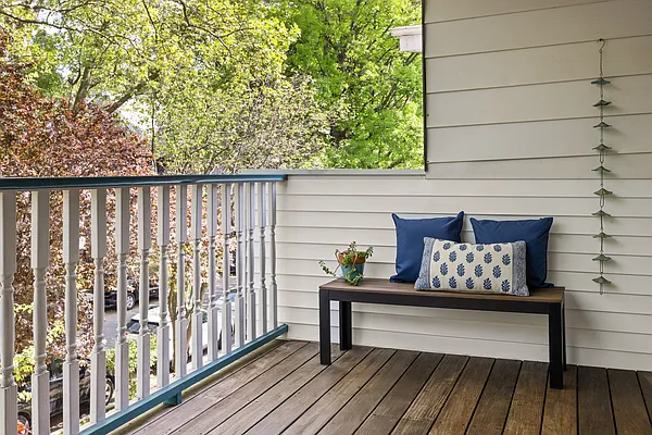 Sold by Compass | media 7