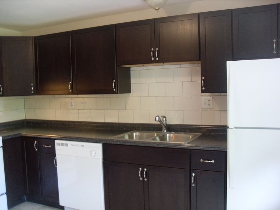 2nd image of 611 Winston Ct APT 3