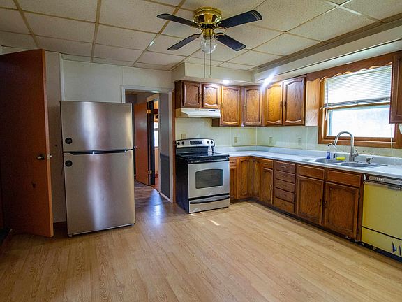 4th image of 301 W 7th St
