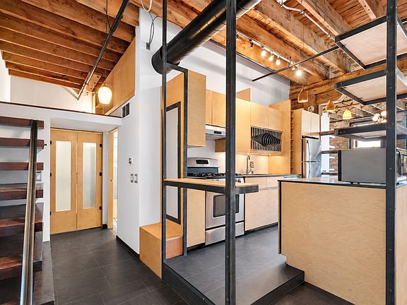 3rd image of 525 N Halsted St Unit 213
