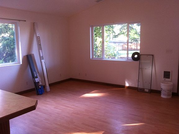 2nd image of 336 SE Reef Ave