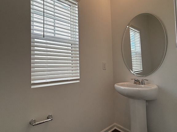 5th image of 236 Marelli Dr #1
