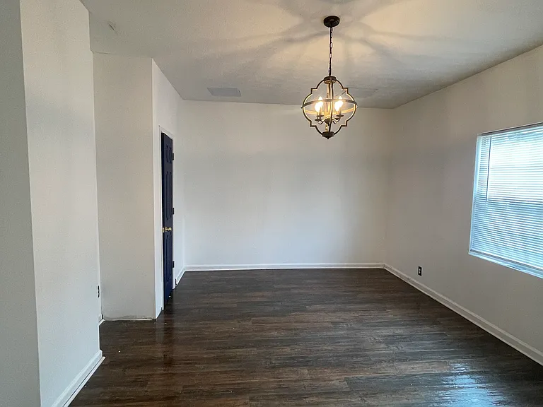 1131 Churchman Ave — Photo 7