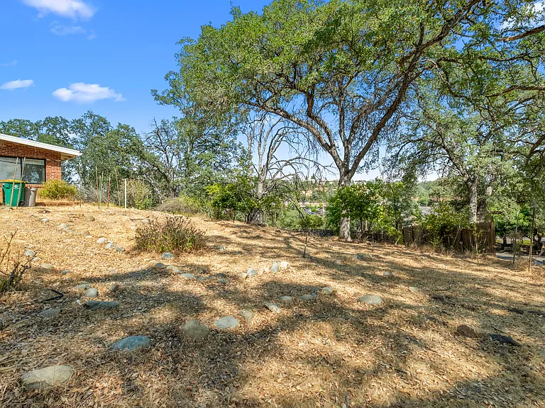2835 Easy St — Photo 32