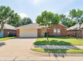 701 Rimrock Rd, Edmond, OK 73034