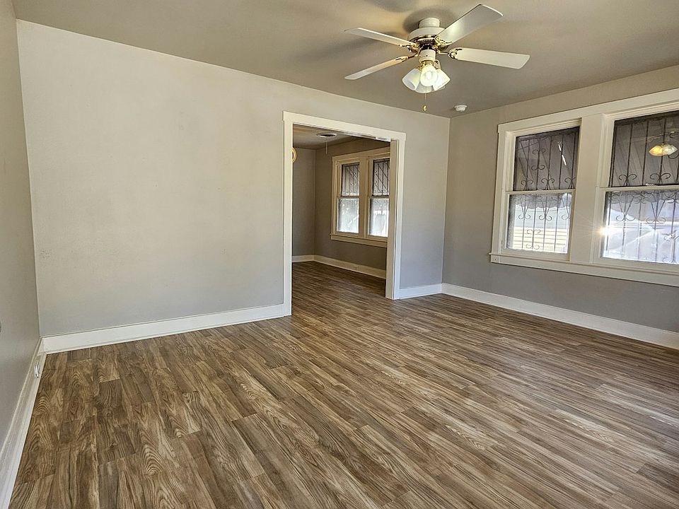 1st image of 3214 W Travis St