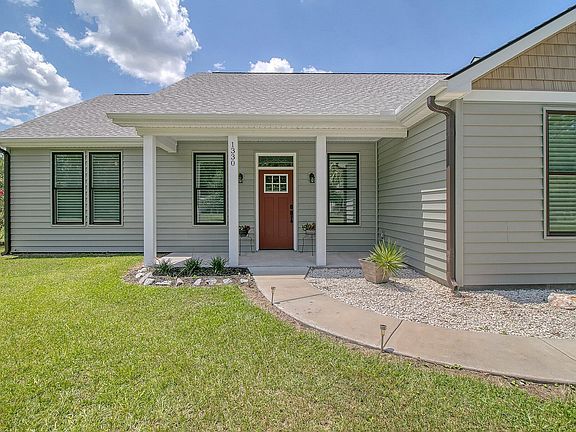4th image of 1330 Jay Dr