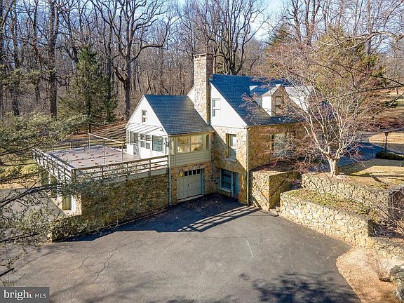 3rd image of 32843 Mount Weather Rd