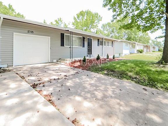 3rd image of 1715 Cargill Dr