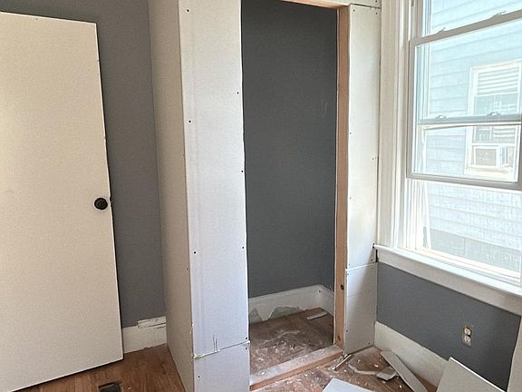 2nd image of 13-15 McKay Ave #1L