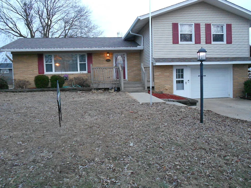 104 N Howard St photo 1