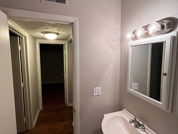 3rd image of 348 13th Ave #348