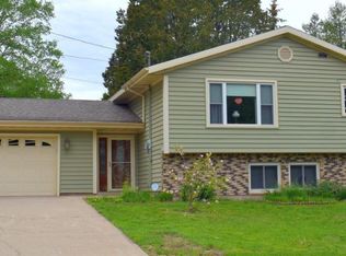 1207 N McClellan Ave, Marquette, MI 49855