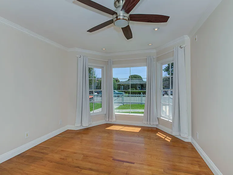 324 Flower St — Photo 20